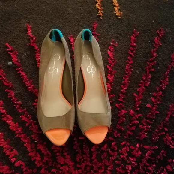 Shoes - Picture 5 of 8